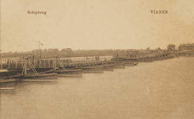 130411 Gezicht op de schipbrug over de Lek tussen Vreeswijk en Vianen.